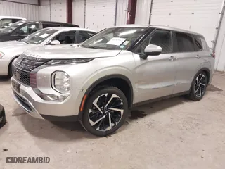 2024 Mitsubishi Outlander SE with VIN JA4J4VA88RZ018274, listed as a IAAI auction lot 41292162 with 8,421 mi miles. Bid and sale history available at carsss.com. Image 18.