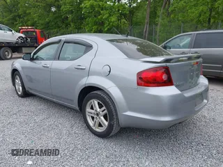 2014 Dodge Avenger SE z VIN 1C3CDZAG7EN226732, wystawiony jako IAAI lot #42383178 z przebiegiem 113 867 mil mil oraz . Historia ofert i sprzedaży dostępna na DreamBid. Obrazek 3.