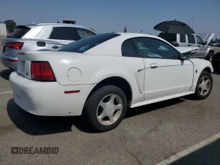 2004 Ford Mustang Standard z VIN 1FAFP40624F152744, wystawiony jako Copart lot #58787135 z przebiegiem Nie podano mil oraz Szkoda całkowita • Salvage title. Historia ofert i sprzedaży dostępna na DreamBid. Obrazek 3.
