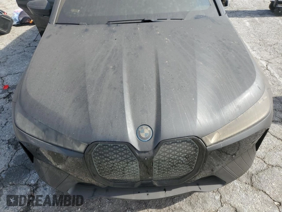 2023 BMW iX xDrive50 with VIN WB523CF0XPCL59062, listed as a Copart auction lot 43813935 with 7,788 mi miles and Salvage Title. Bid and sale history available at carsss.com. Image 13.