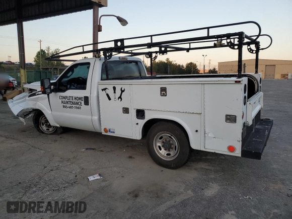 2014 Ford F-250 XL z VIN 1FDBF2A63EEB52351, wystawiony jako Copart lot #72956934 z przebiegiem 263 040 mil mil oraz Szkoda całkowita • Salvage title. Historia ofert i sprzedaży dostępna na DreamBid. Obrazek 2.