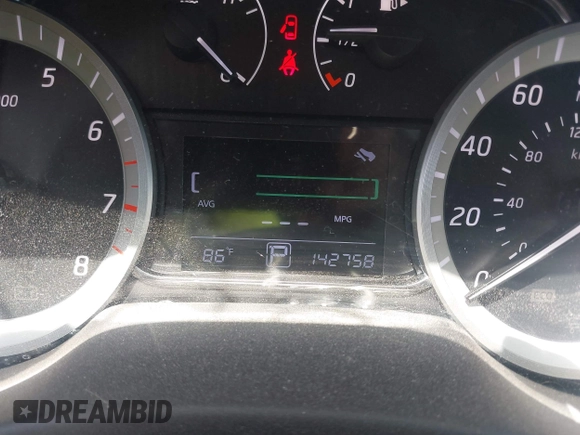 2015 Nissan Sentra SV with VIN 3N1AB7AP8FY213993, listed as a IAAI auction lot 42040473 with 142,758 mi miles. Bid and sale history available at carsss.com. Image 7.