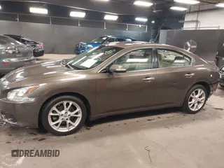 2014 Nissan Maxima S z VIN 1N4AA5AP2EC472688, wystawiony jako IAAI lot #42215250 z przebiegiem 185 778 mil mil oraz . Historia ofert i sprzedaży dostępna na DreamBid. Obrazek 14.