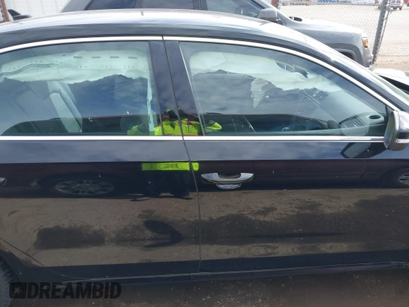 2015 Volkswagen Passat 1.8T Limited Edition with VIN 1VWAT7A31FC111352, listed as a IAAI auction lot 41575307 with 130,080 mi miles. Bid and sale history available at carsss.com. Image 13.