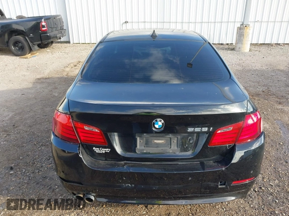 2012 BMW 5 Series 528i with VIN WBAXG5C56CDW92337, listed as a IAAI auction lot 41760655 with 132,272 mi miles. Bid and sale history available at carsss.com. Image 17.