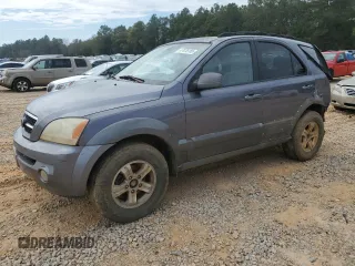 2005 Kia Sorento LX with VIN KNDJD733055403932, listed as a Copart auction lot 47476185 with 212,573 mi miles and Salvage Title. Bid and sale history available at carsss.com. Image 1.