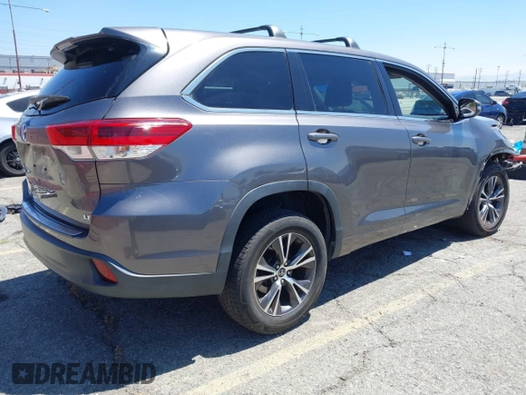 2018 Toyota Highlander LE with VIN 5TDZZRFH7JS250025, listed as a IAAI auction lot 42635985 with 122,488 mi miles and . Bid and sale history available at DreamBid. Image 4.