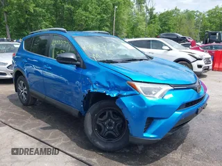 2018 Toyota RAV4 LE с VIN JTMBFREV6JJ227527, выставлен на аукционе IAAI как лот 42223777 с пробегом 82 580 миль миль и . История ставок и продаж доступна на DreamBid. Изображение 1.