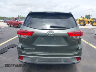 2017 Toyota Highlander LE with VIN 5TDZZRFH4HS230793, listed as a IAAI auction lot 42651539 with 27,183 mi miles and . Bid and sale history available at DreamBid. Image 16.