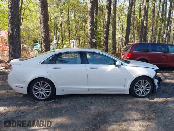 2016 Lincoln MKZ with VIN 3LN6L2J92GR610837, listed as a IAAI auction lot 41939522 with 86,635 mi miles. Bid and sale history available at carsss.com. Image 13.