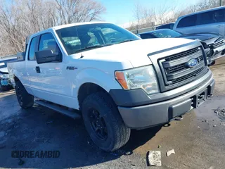 2014 Ford F-150 XL with VIN 1FTFX1EF8EKF40491, listed as a IAAI auction lot 41680476 with 179,117 mi miles. Bid and sale history available at carsss.com. Image 1.