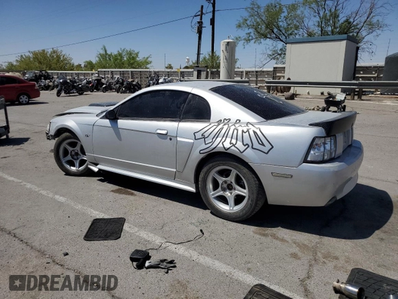 2001 Ford Mustang GT Deluxe z VIN 1FAFP42X61F165305, wystawiony jako Copart lot #53828935 z przebiegiem 175 538 mil mil oraz Szkoda całkowita • Salvage title. Historia ofert i sprzedaży dostępna na DreamBid. Obrazek 2.