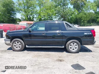 2003 Chevrolet Avalanche with VIN 3GNEC13T03G327322, listed as a IAAI auction lot 42309223 with 223,727 mi miles and . Bid and sale history available at DreamBid. Image 14.