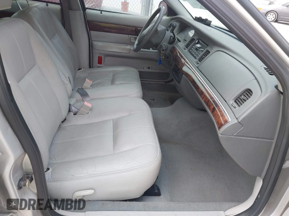 2004 Mercury Grand Marquis GS z VIN 2MEFM74W04X669087, wystawiony jako IAAI lot #42090394 z przebiegiem 172 008 mil mil oraz . Historia ofert i sprzedaży dostępna na DreamBid. Obrazek 5.