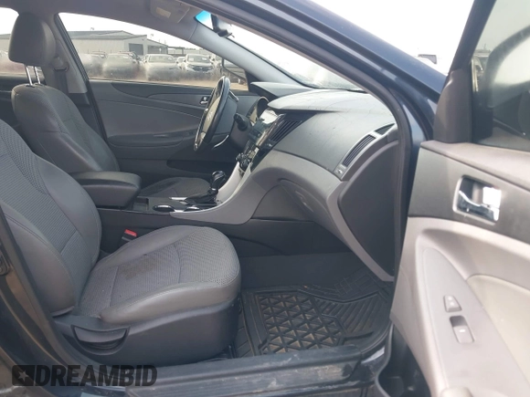 2012 Hyundai Sonata SE with VIN 5NPEC4AB9CH444313, listed as a IAAI auction lot 42068568 with 133,494 mi miles and . Bid and sale history available at carsss.com. Image 5.