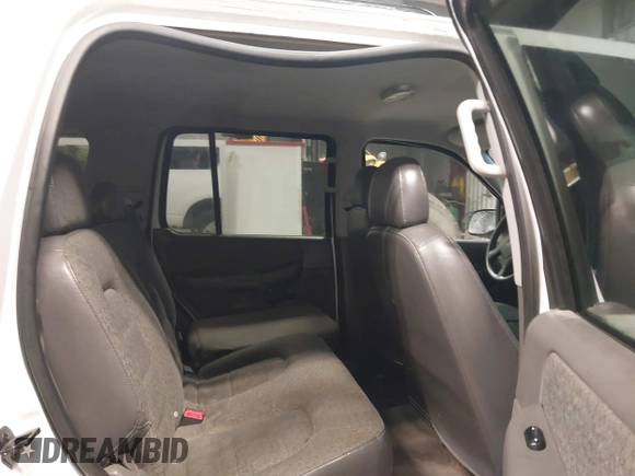 2004 Ford Explorer XLS z VIN 1FMZU72K14ZB03010, wystawiony jako IAAI lot #41240957 z przebiegiem 185 144 mil mil oraz . Historia ofert i sprzedaży dostępna na DreamBid. Obrazek 8.