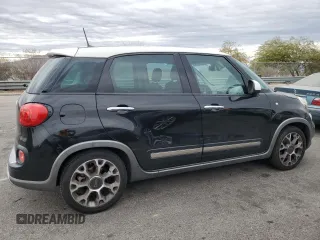 2017 FIAT 500L Trekking with VIN ZFBCFADH4HZ039427, listed as a Copart auction lot 82827554 with 122,409 mi miles and Clean Title. Bid and sale history available at carsss.com. Image 3.