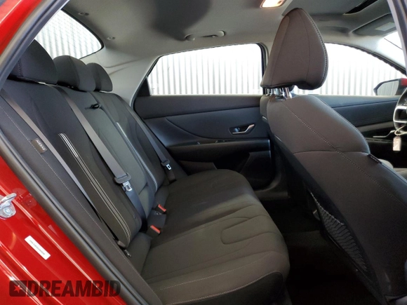 2025 Hyundai Elantra SEL Convenience z VIN KMHLS4DG8SU905048, wystawiony jako Copart lot #60629125 z przebiegiem 11 557 mil mil oraz Szkoda całkowita • Salvage title. Historia ofert i sprzedaży dostępna na DreamBid. Obrazek 10.