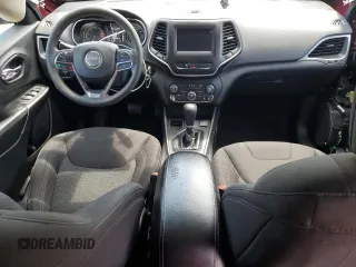 2019 Jeep Cherokee Latitude z VIN 1C4PJLCB6KD450614, wystawiony jako Copart lot #52390275 z przebiegiem 141 386 mil mil oraz Szkoda całkowita • Salvage title. Historia ofert i sprzedaży dostępna na DreamBid. Obrazek 8.