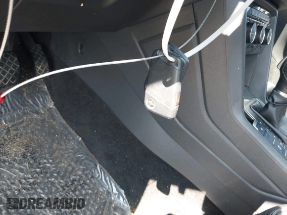 2018 Volkswagen Tiguan SEL с VIN 3VV2B7AX9JM146548, выставлен на аукционе IAAI как лот 42419486 с пробегом 84 906 миль миль и . История ставок и продаж доступна на DreamBid. Изображение 11.