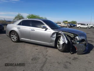 2016 Chrysler 300 C z VIN 2C3CCAEG9GH147556, wystawiony jako Copart lot #56751675 z przebiegiem 79 422 mil mil oraz Szkoda całkowita • Salvage title. Historia ofert i sprzedaży dostępna na DreamBid. Obrazek 4.