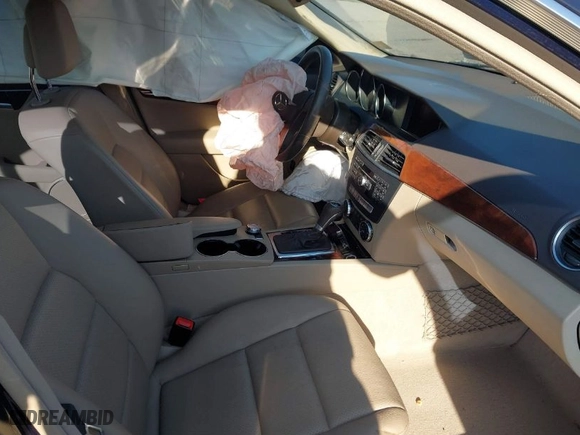 2014 Mercedes-Benz C-Class C 300 Sport with VIN WDDGF8ABXER319765, listed as a IAAI auction lot 41759219 with 117,637 mi miles. Bid and sale history available at carsss.com. Image 5.