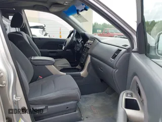 2008 Honda Pilot SE with VIN 5FNYF28338B022776, listed as a IAAI auction lot 42176122 with 180,049 mi miles and . Bid and sale history available at carsss.com. Image 5.