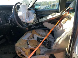 2002 GMC Yukon XL SLT with VIN 1GKEC16ZX2J121564, listed as a Copart auction lot 76110464 with 0 mi miles and Salvage Title. Bid and sale history available at carsss.com. Image 7.