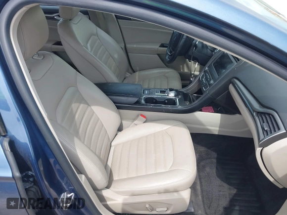 2018 Ford Fusion Energi SE with VIN 3FA6P0PU0JR196091, listed as a IAAI auction lot 42017867 with 70,284 mi miles. Bid and sale history available at carsss.com. Image 5.