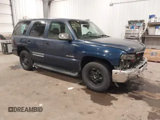 2002 Chevrolet Tahoe LS with VIN 1GNEC13V32R141872, listed as a IAAI auction lot 40994532 with 207,626 mi miles. Bid and sale history available at carsss.com. Image 1.