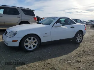 2000 Mercedes-Benz SLK-Class Kompressor with VIN WDBKK47F5YF149967, listed as a Copart auction lot 87333124 with 171,217 mi miles and Salvage Title. Bid and sale history available at carsss.com. Image 1.