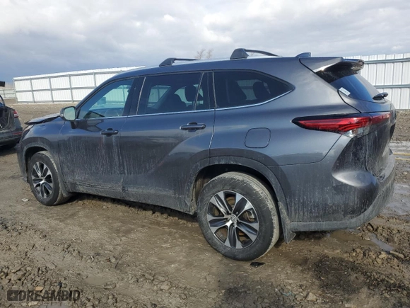2022 Toyota Highlander Hybrid XLE with VIN 5TDGBRCH0NS555520, listed as a Copart auction lot 46506565 with 40,900 mi miles and Salvage Title. Bid and sale history available at carsss.com. Image 2.
