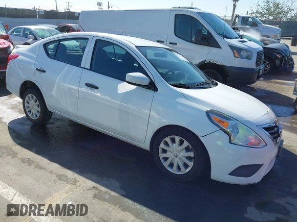 2016 Nissan Versa SV with VIN 3N1CN7AP9GL915559, listed as a IAAI auction lot 41871145 with 139,419 mi miles. Bid and sale history available at carsss.com. Image 1.