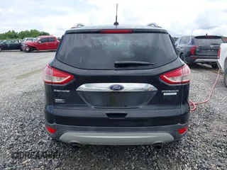 2015 Ford Escape Titanium с VIN 1FMCU0JXXFUB10676, выставлен на аукционе IAAI как лот 42412073 с пробегом 129 737 миль миль и . История ставок и продаж доступна на DreamBid. Изображение 16.