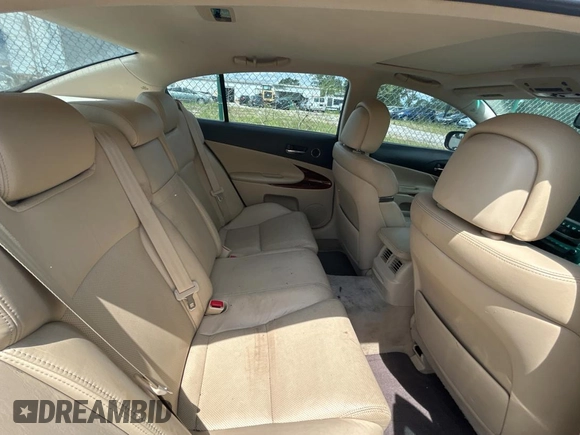 2010 Lexus GS 350 z VIN JTHCE1KSXA0025359, wystawiony jako Copart lot #56397755 z przebiegiem 167 013 mil mil oraz Czysty tytuł • Clean title. Historia ofert i sprzedaży dostępna na DreamBid. Obrazek 6.