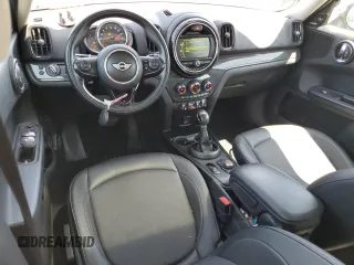 2018 MINI Countryman Cooper z VIN WMZYS7C37J3E08249, wystawiony jako Copart lot #59018245 z przebiegiem 73 472 mil mil oraz Szkoda całkowita • Salvage title. Historia ofert i sprzedaży dostępna na DreamBid. Obrazek 8.