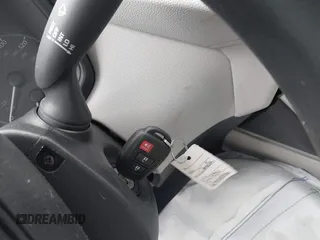2025 Toyota Corolla Cross L z VIN 7MUAAABG5SV124532, wystawiony jako IAAI lot #42021771 z przebiegiem 7 mil mil oraz . Historia ofert i sprzedaży dostępna na DreamBid. Obrazek 11.