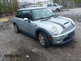 2005 MINI Hardtop S with VIN WMWRE33445TD93578, listed as a IAAI auction lot 42044654 with 150,123 mi miles and . Bid and sale history available at DreamBid. Image 1.