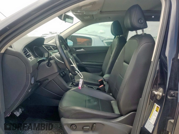 2018 Volkswagen Tiguan SEL with VIN 3VV2B7AX6JM017523, listed as a Copart auction lot 56386545 with 42,620 mi miles and Salvage title. Bid and sale history available at DreamBid. Image 7.