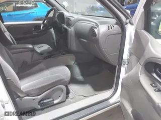 2004 Chevrolet TrailBlazer LS with VIN 1GNDT13S542348373, listed as a IAAI auction lot 41948483 with 226,375 mi miles. Bid and sale history available at carsss.com. Image 5.