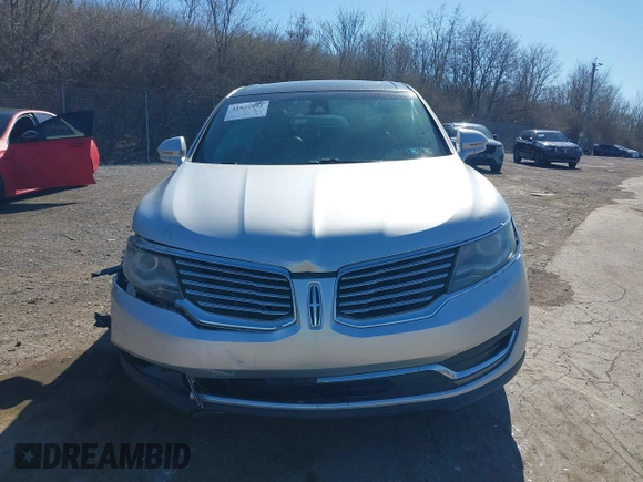 2016 Lincoln MKX Reserve with VIN 2LMTJ8LP1GBL36721, listed as a IAAI auction lot 41826292 with 1 mi miles. Bid and sale history available at carsss.com. Image 13.
