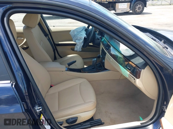 2007 BMW 3 Series 328i with VIN WBAVA33577KX82272, listed as a IAAI auction lot 42175352 with 194,774 mi miles and . Bid and sale history available at DreamBid. Image 5.