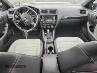 2015 Volkswagen Jetta SE z VIN 3VWD17AJ7FM220222, wystawiony jako Copart lot #62866345 z przebiegiem 68 273 mil mil oraz Szkoda całkowita • Salvage title. Historia ofert i sprzedaży dostępna na DreamBid. Obrazek 8.