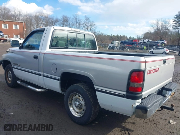 1996 Dodge 1500 z VIN 1B7HC16Y3TJ181980, wystawiony jako IAAI lot #41427233 z przebiegiem 126 424 mil mil oraz . Historia ofert i sprzedaży dostępna na DreamBid. Obrazek 3.