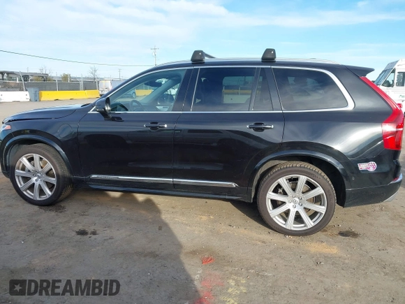 2017 Volvo XC90 Inscription with VIN YV4BC0PL3H1130745, listed as a IAAI auction lot 41627204 with 101,443 mi miles. Bid and sale history available at carsss.com. Image 14.