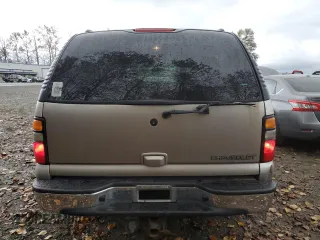 2004 Chevrolet Suburban Z71 with VIN 3GNFK16Z84G169384, listed as a Copart auction lot 76400574 with 298,885 mi miles and Clean Title. Bid and sale history available at carsss.com. Image 6.
