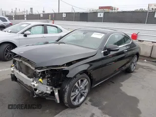 2019 Mercedes-Benz C 300 z VIN WDDWJ8DB6KF875249, wystawiony jako IAAI lot #42454994 z przebiegiem 51 013 mil mil oraz . Historia ofert i sprzedaży dostępna na DreamBid. Obrazek 18.