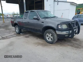 2002 Ford F-150 XL z VIN 2FTRX18L92CA15504, wystawiony jako IAAI lot #42165174 z przebiegiem Nie podano mil oraz . Historia ofert i sprzedaży dostępna na DreamBid. Obrazek 1.