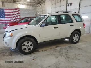2012 Ford Escape XLS z VIN 1FMCU9C73CKA35456, wystawiony jako Copart lot #54230285 z przebiegiem 174 263 mil mil oraz Szkoda całkowita • Salvage title. Historia ofert i sprzedaży dostępna na DreamBid. Obrazek 1.