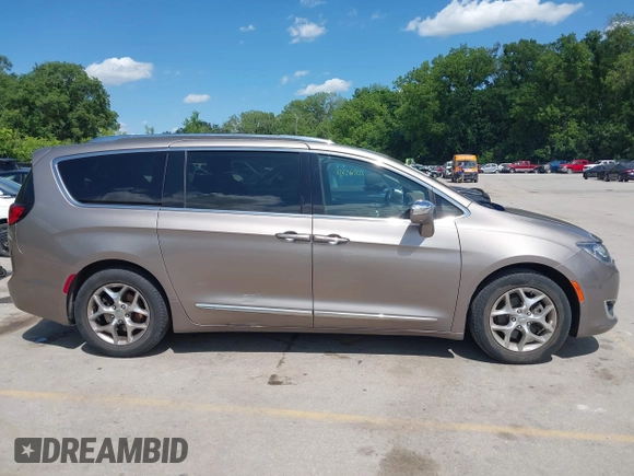 2017 Chrysler Pacifica Limited with VIN 2C4RC1GG9HR786079, listed as a IAAI auction lot 42331526 with 75,329 mi miles and . Bid and sale history available at DreamBid. Image 13.